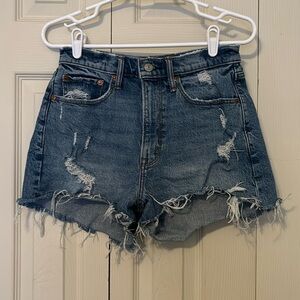 Abercrombie Curve Love Mom Short 26/2 (WORN ONCE)